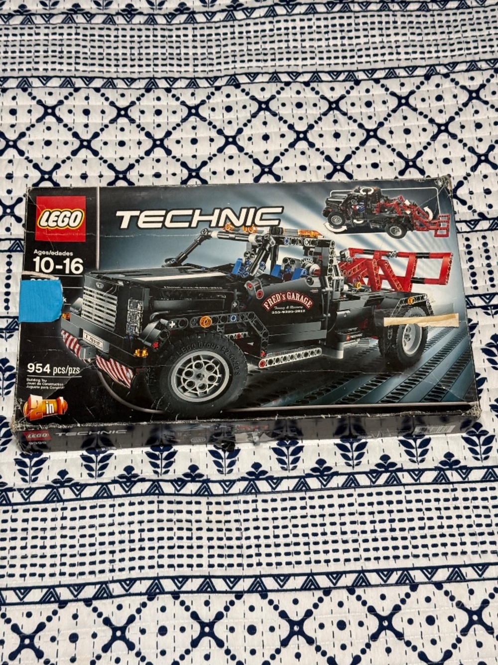 LEGO Technic Pick-Up Tow Truck (Set 9395) and Power Functions Motor (Set 8293)